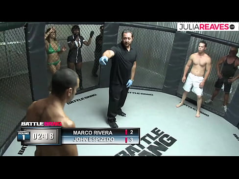 ❤️ Ultimate Fighter es folla a una noia número just després d'una baralla al ring ❤️❌ Porno a nosaltres ❤